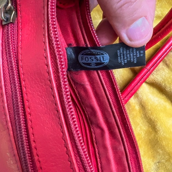 Vintage Fossil Crossbody Cherry red leather zip closure purse as is - Picture 5 of 15